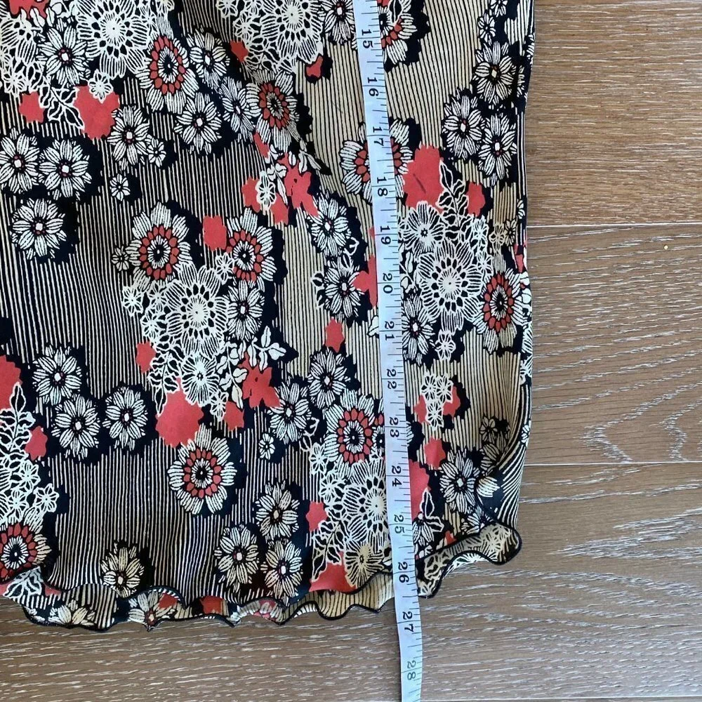 Tape Measure 100% Silk Floral Blouse | L